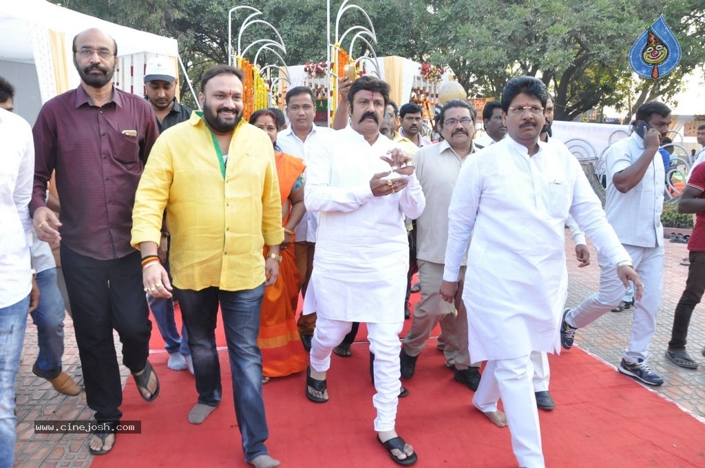 NTR Family Members at NTR Ghat - 5 / 84 photos