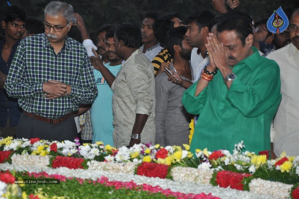 NTR Family Members at NTR Ghat - 15 / 84 photos