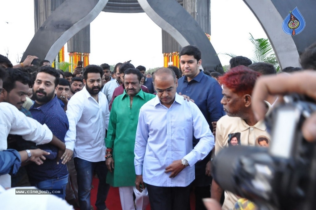 NTR Family Members at NTR Ghat - 84 / 84 photos
