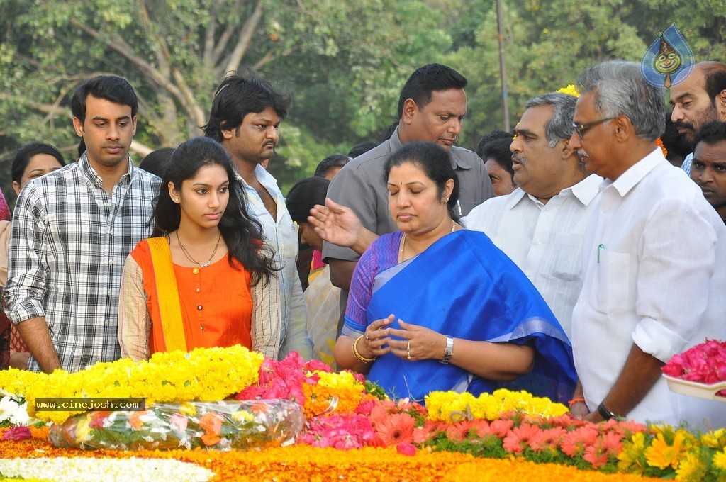 NTR Family Members at NTR Ghat - 10 / 238 photos