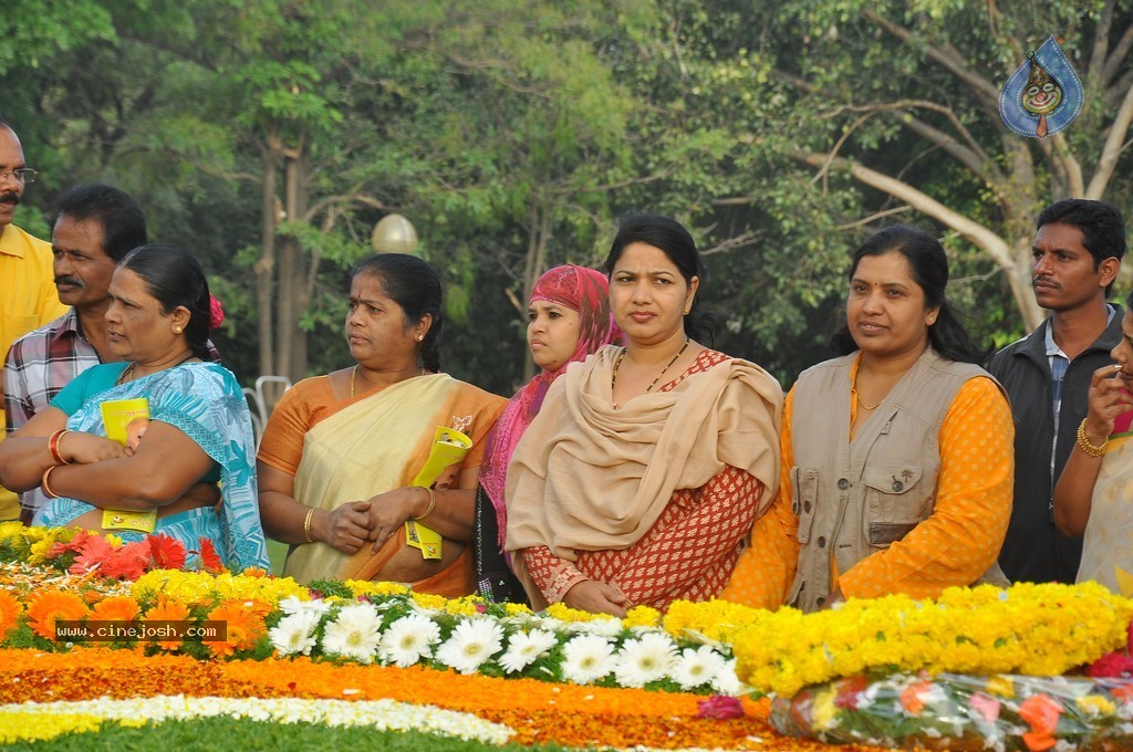 NTR Family Members at NTR Ghat - 15 / 238 photos