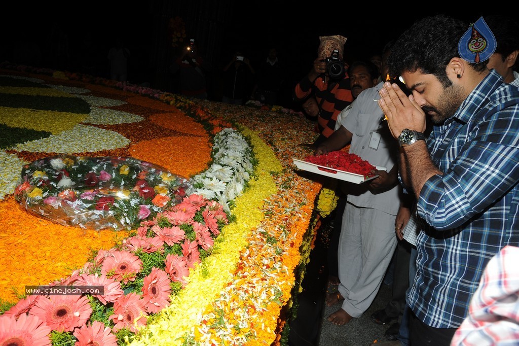 NTR Family Members at NTR Ghat - 26 / 238 photos