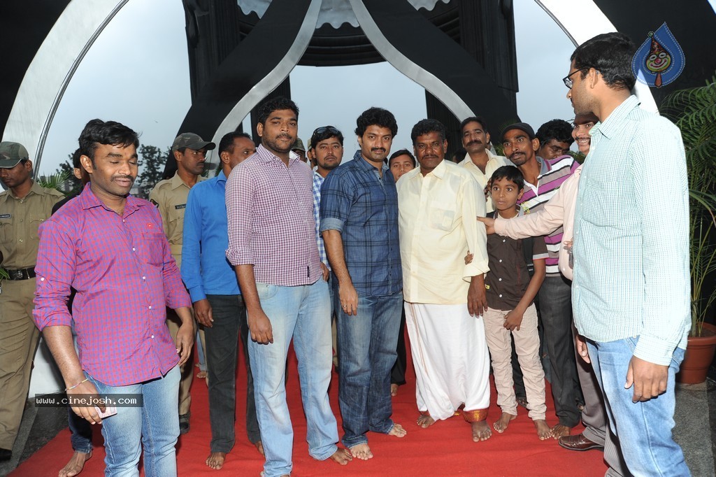 NTR Family Members at NTR Ghat - 35 / 238 photos