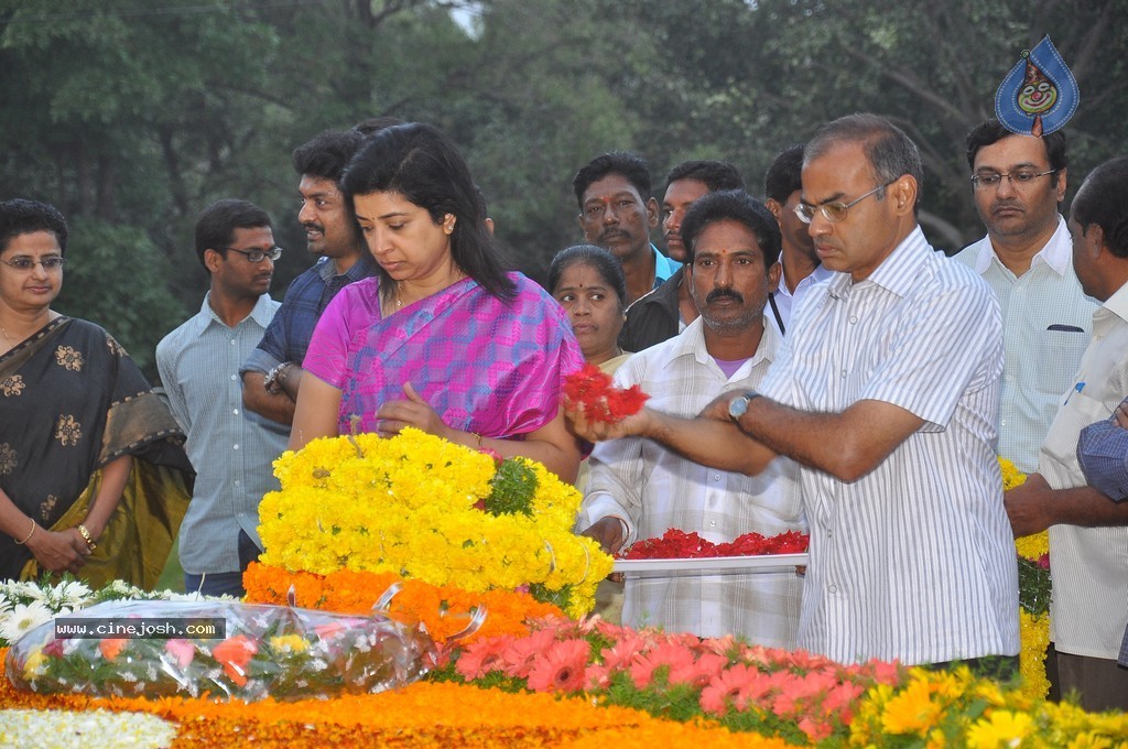 NTR Family Members at NTR Ghat - 50 / 238 photos