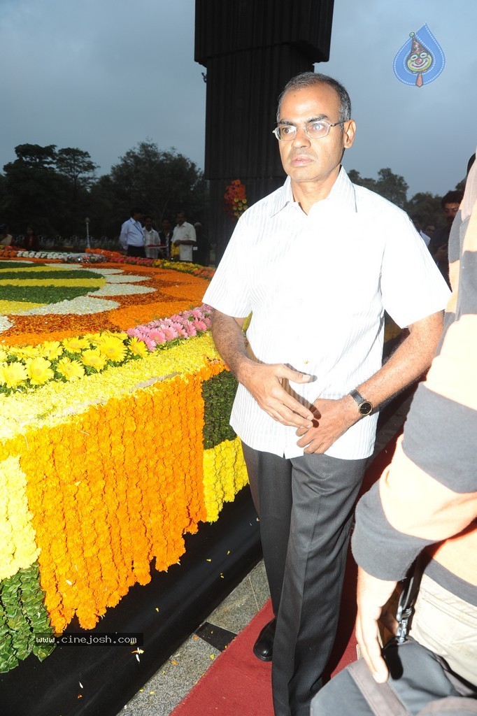 NTR Family Members at NTR Ghat - 51 / 238 photos