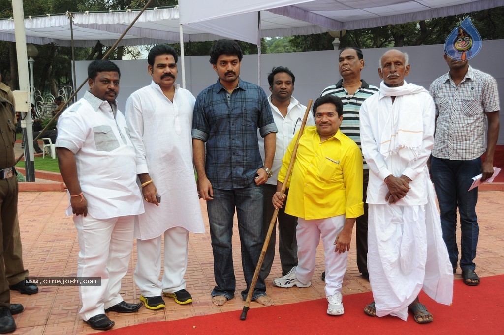 NTR Family Members at NTR Ghat - 56 / 238 photos