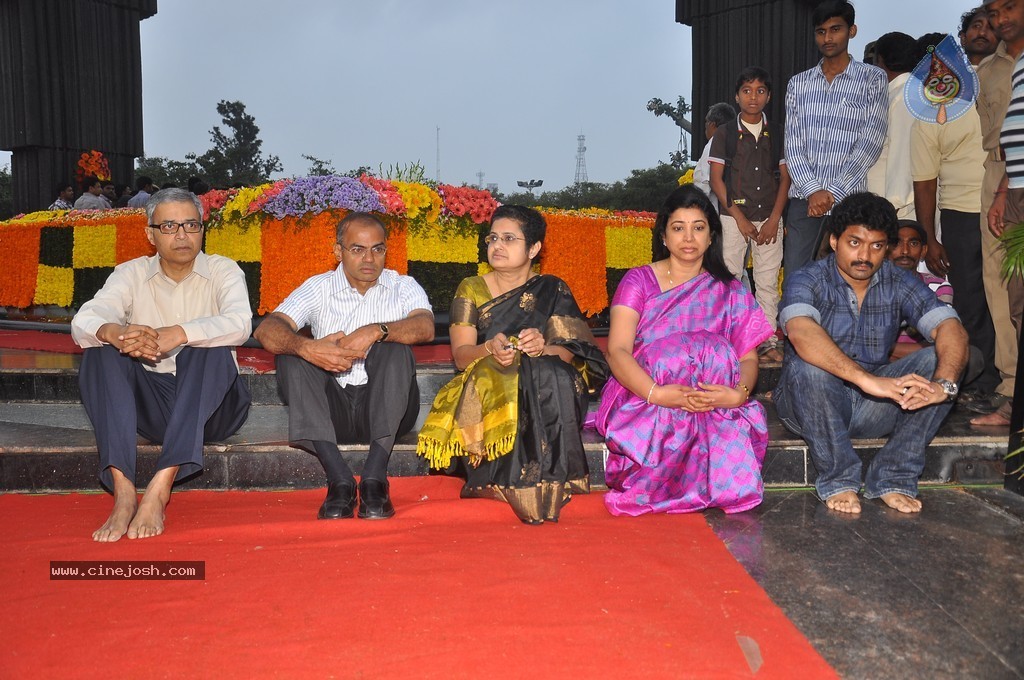 NTR Family Members at NTR Ghat - 60 / 238 photos