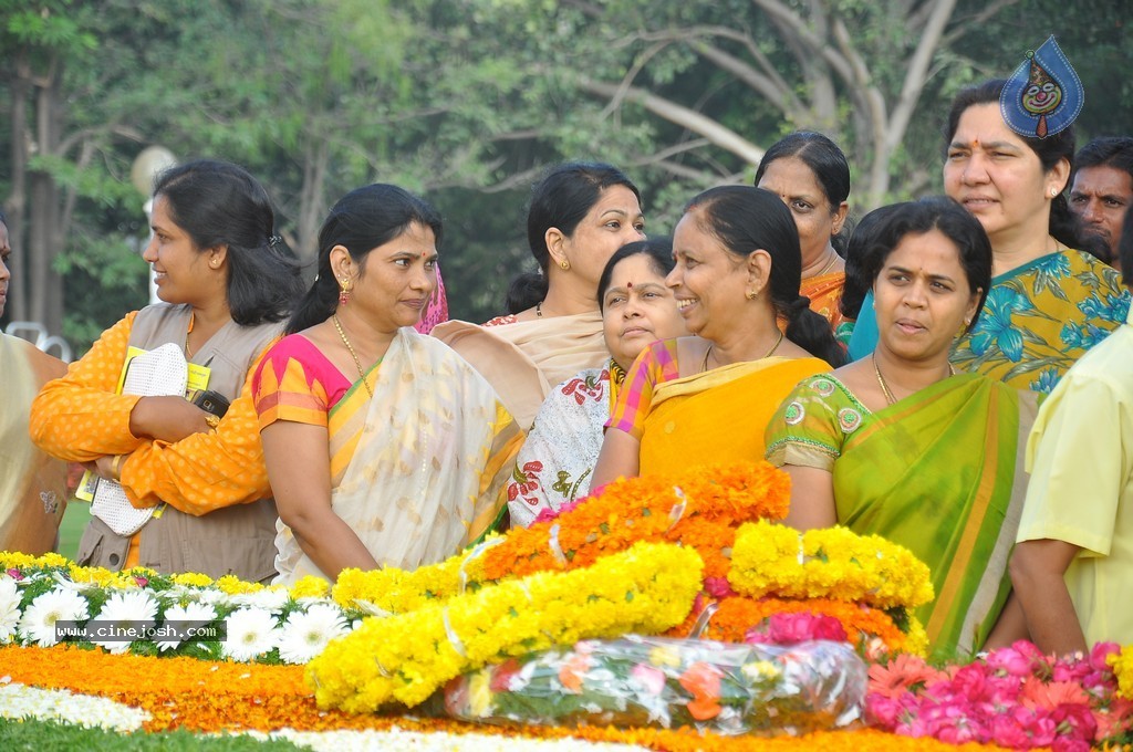 NTR Family Members at NTR Ghat - 69 / 238 photos