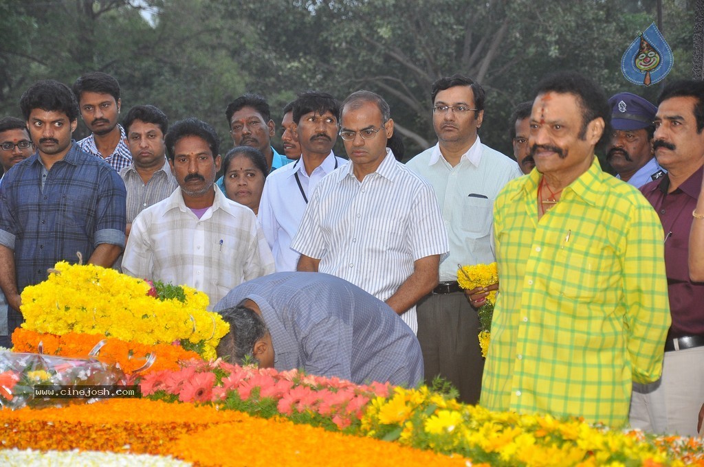 NTR Family Members at NTR Ghat - 120 / 238 photos