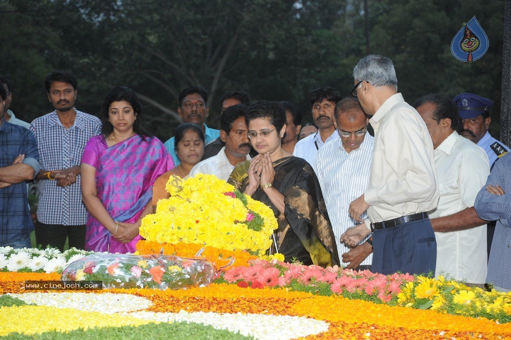 NTR Family Members at NTR Ghat - 123 / 238 photos