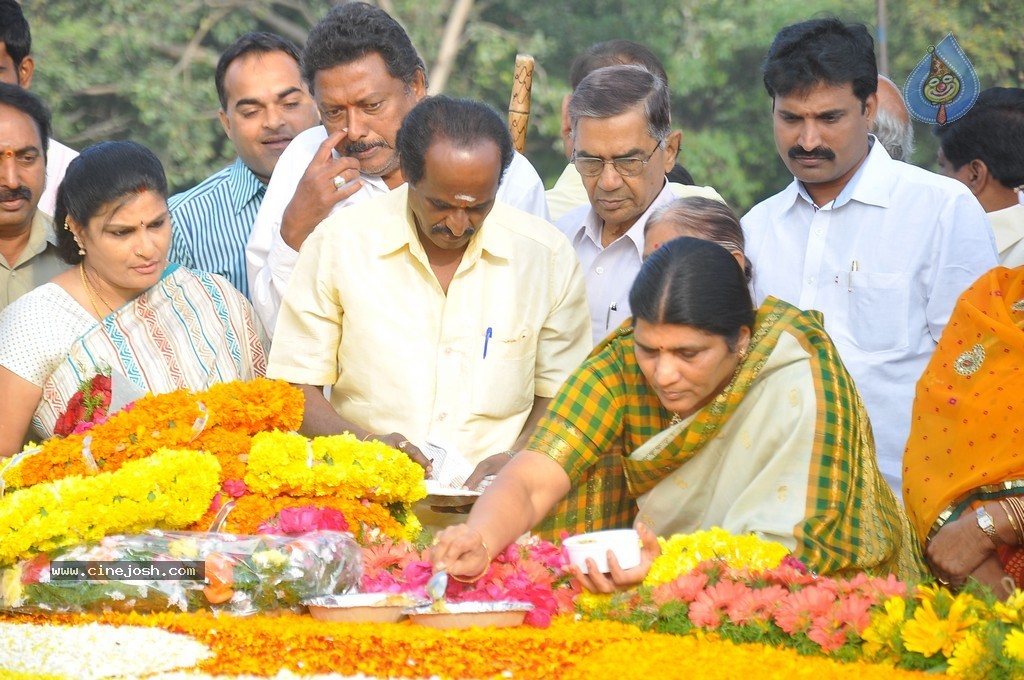 NTR Family Members at NTR Ghat - 137 / 238 photos