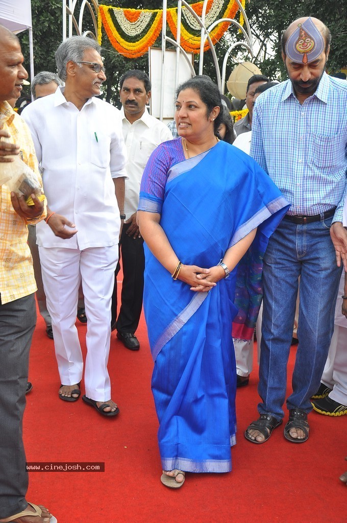 NTR Family Members at NTR Ghat - 144 / 238 photos