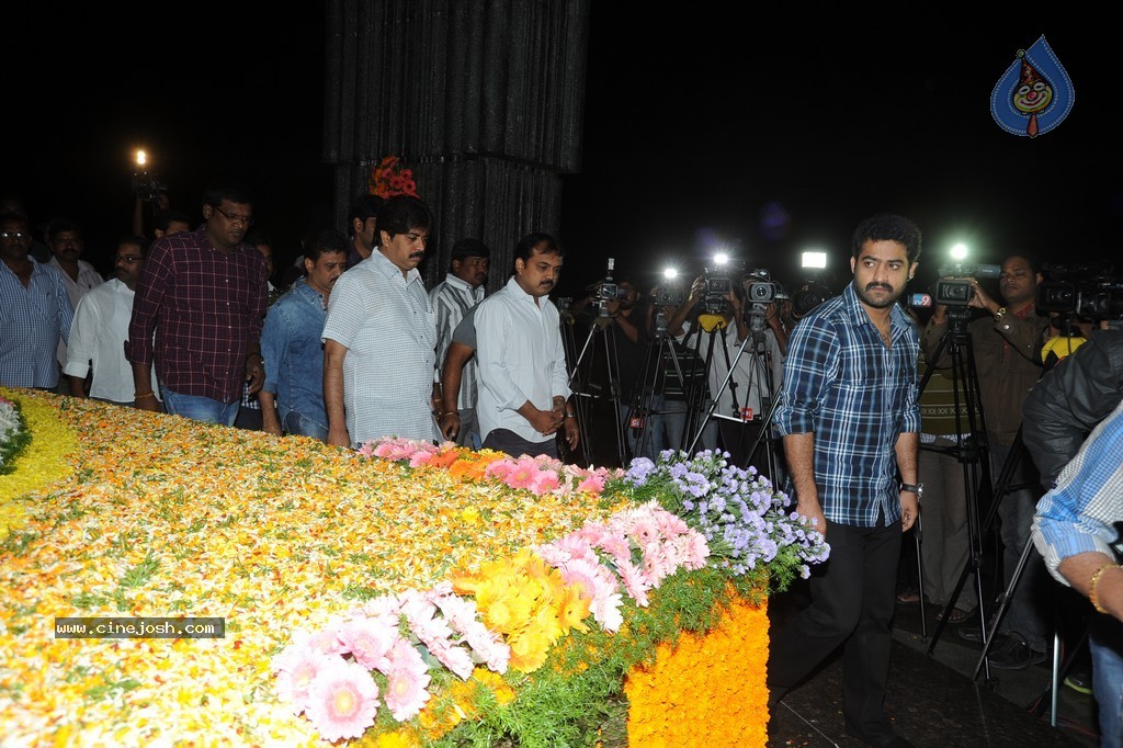 NTR Family Members at NTR Ghat - 160 / 238 photos