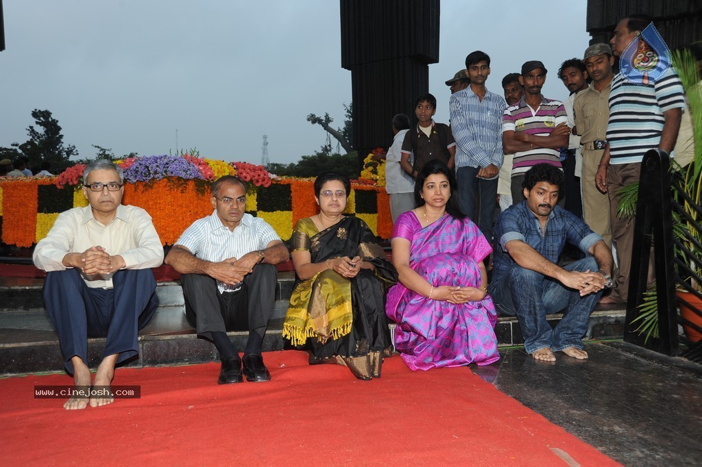 NTR Family Members at NTR Ghat - 175 / 238 photos