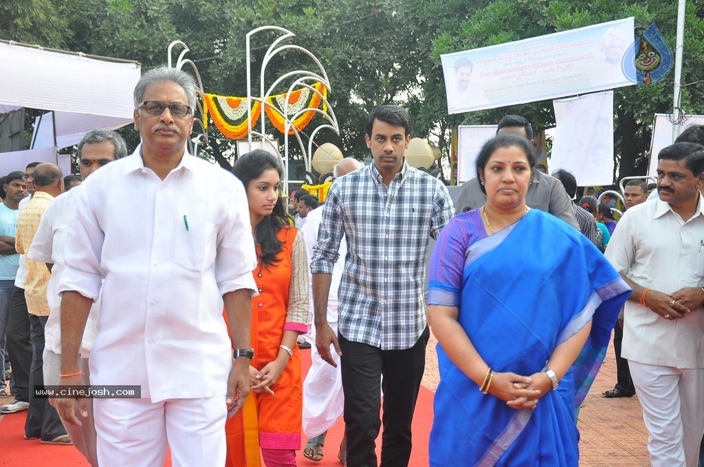 NTR Family Members at NTR Ghat - 185 / 238 photos