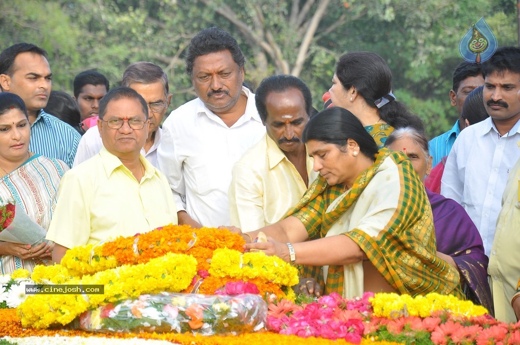 NTR Family Members at NTR Ghat - 190 / 238 photos