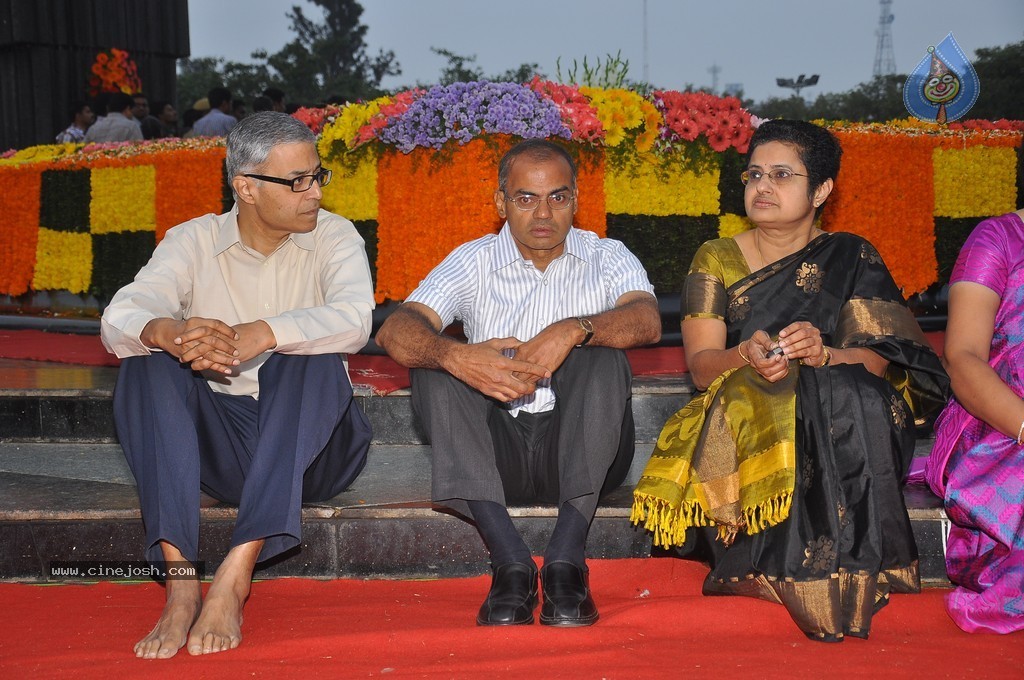 NTR Family Members at NTR Ghat - 192 / 238 photos