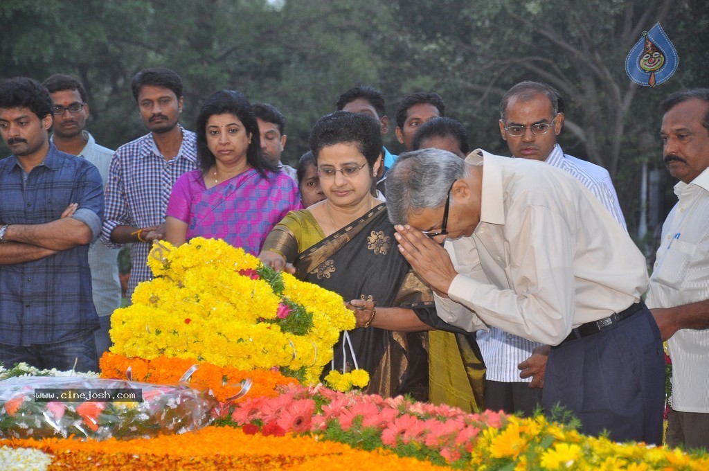 NTR Family Members at NTR Ghat - 194 / 238 photos