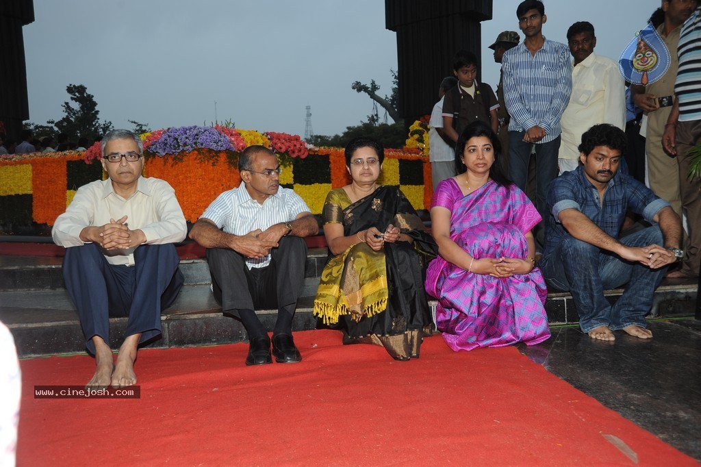 NTR Family Members at NTR Ghat - 198 / 238 photos