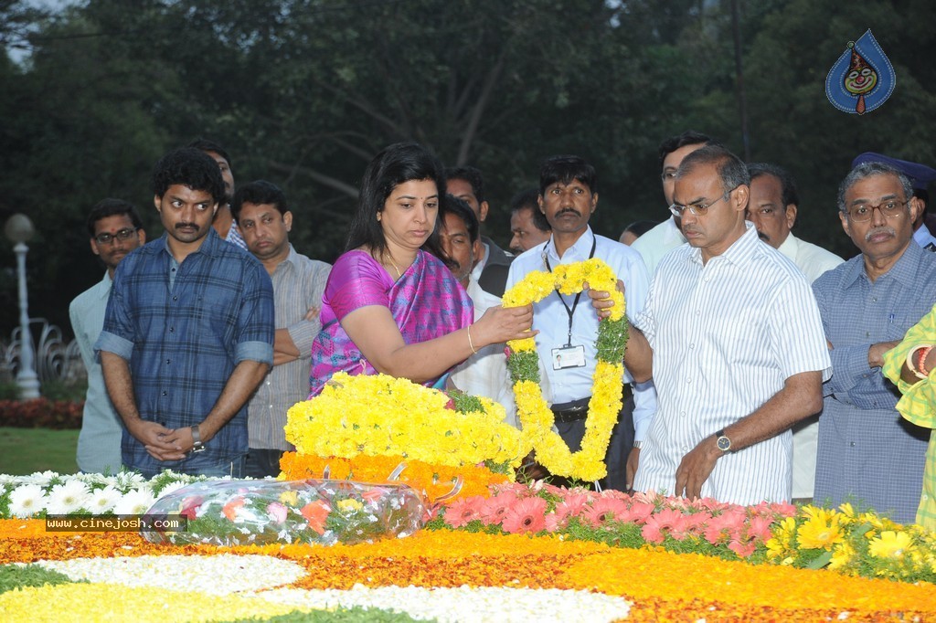 NTR Family Members at NTR Ghat - 202 / 238 photos