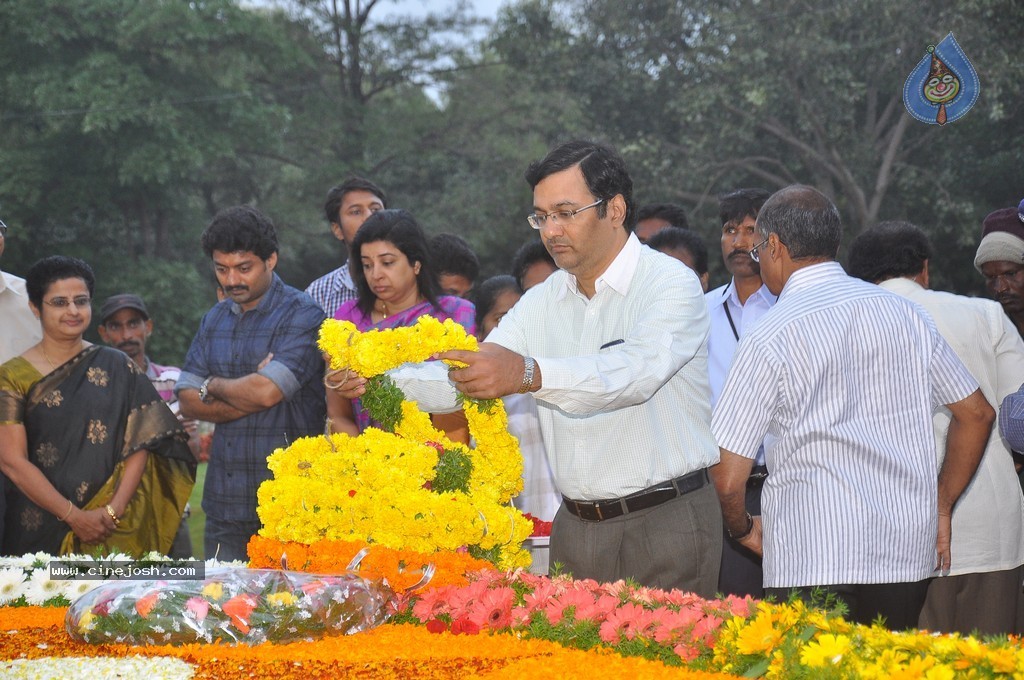 NTR Family Members at NTR Ghat - 206 / 238 photos