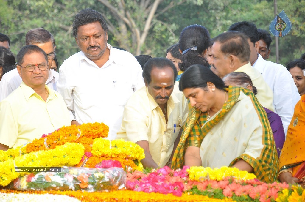 NTR Family Members at NTR Ghat - 214 / 238 photos