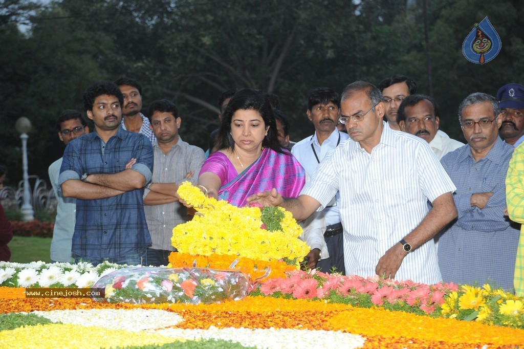 NTR Family Members at NTR Ghat - 215 / 238 photos