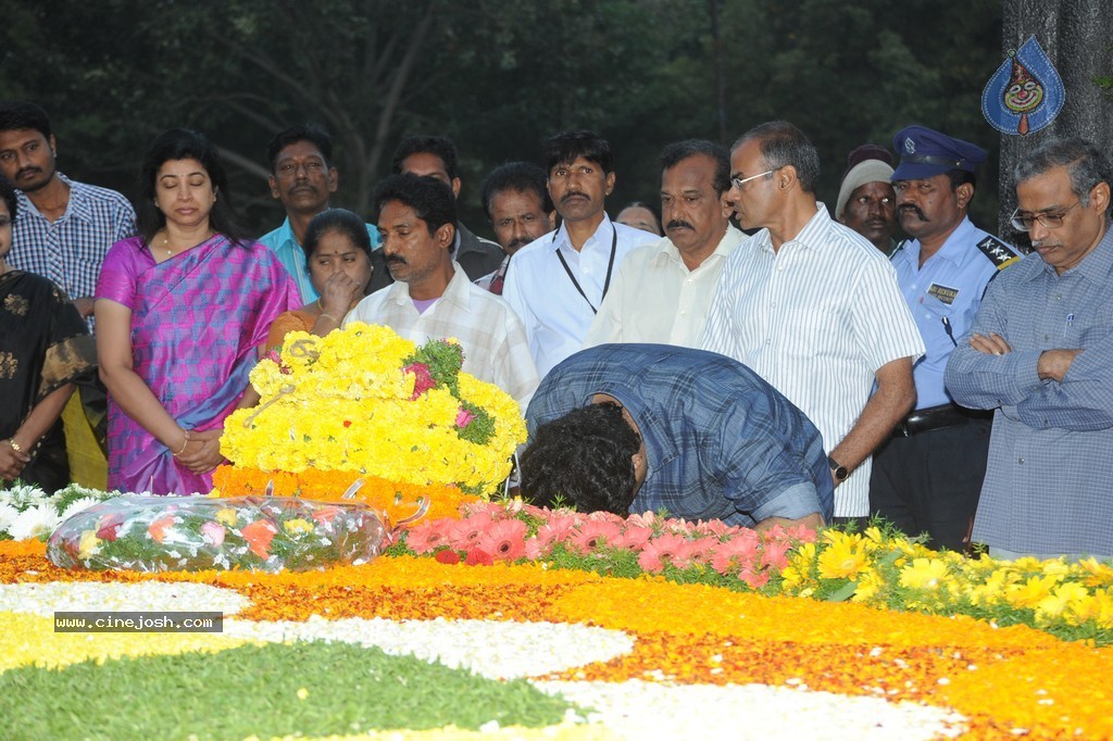 NTR Family Members at NTR Ghat - 216 / 238 photos