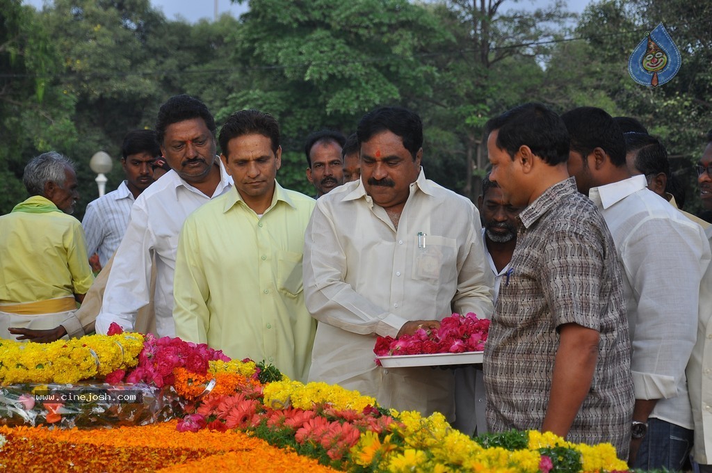 NTR Family Members at NTR Ghat - 219 / 238 photos