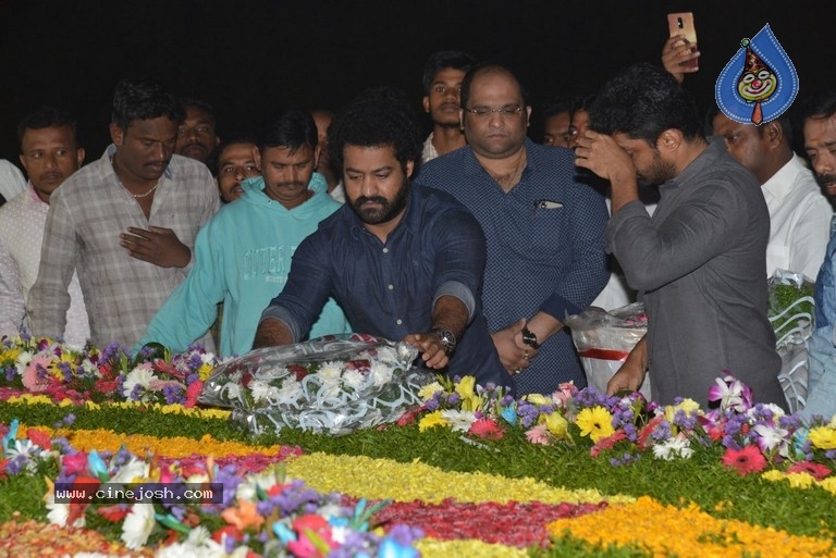 NTR Family Members at NTR Ghat - 1 / 39 photos