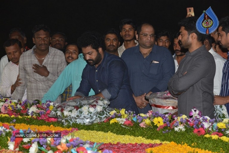 NTR Family Members at NTR Ghat - 5 / 39 photos