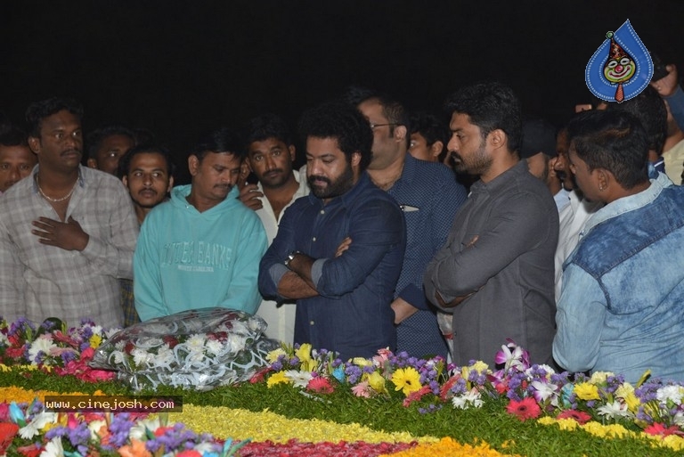 NTR Family Members at NTR Ghat - 10 / 39 photos