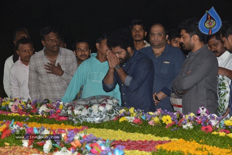 NTR Family Members at NTR Ghat - 16 / 39 photos