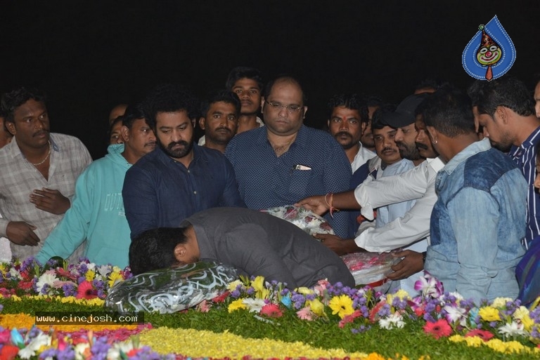 NTR Family Members at NTR Ghat - 20 / 39 photos