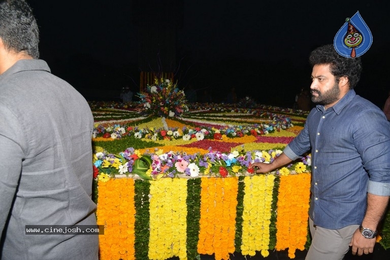 NTR Family Members at NTR Ghat - 24 / 39 photos