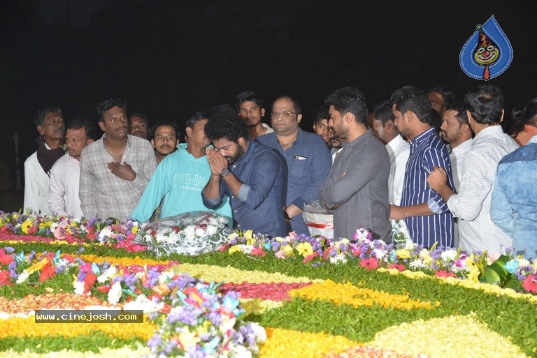 NTR Family Members at NTR Ghat - 33 / 39 photos