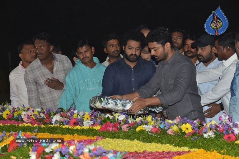 NTR Family Members at NTR Ghat - 35 / 39 photos