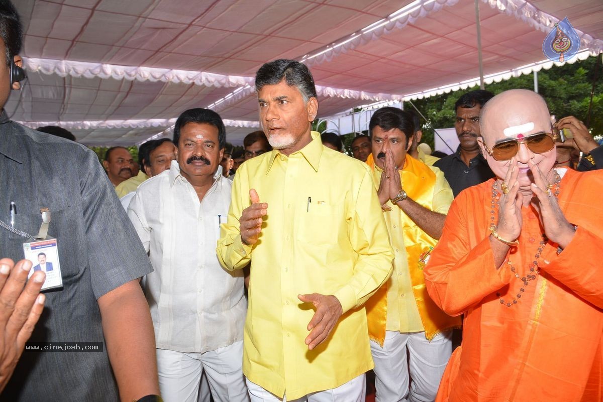 NTR Family Members at NTR Ghat - 7 / 151 photos