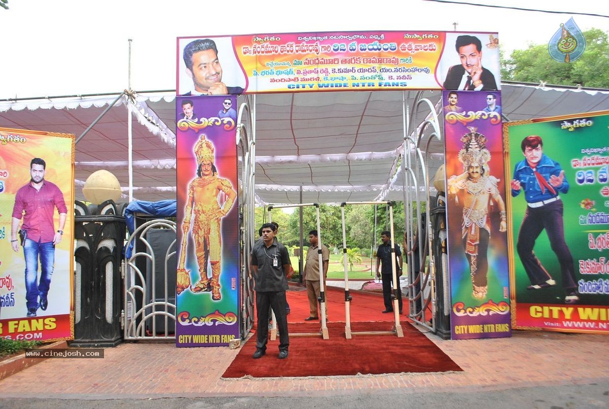 NTR Family Members at NTR Ghat - 33 / 151 photos