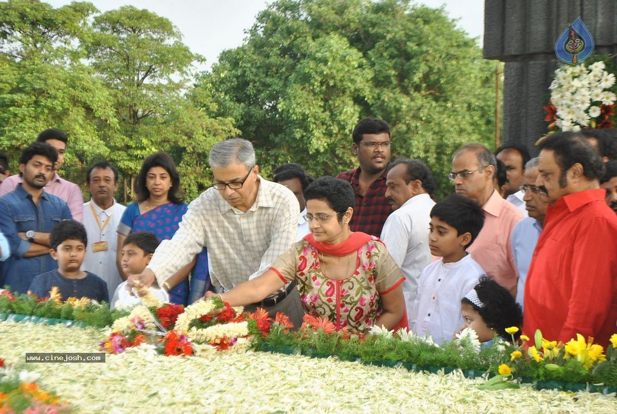 NTR Family Members at NTR Ghat - 39 / 151 photos