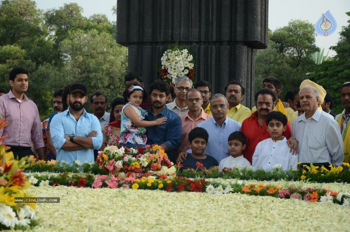 NTR Family Members at NTR Ghat - 41 / 151 photos