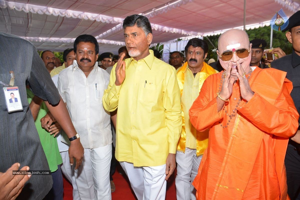 NTR Family Members at NTR Ghat - 42 / 151 photos