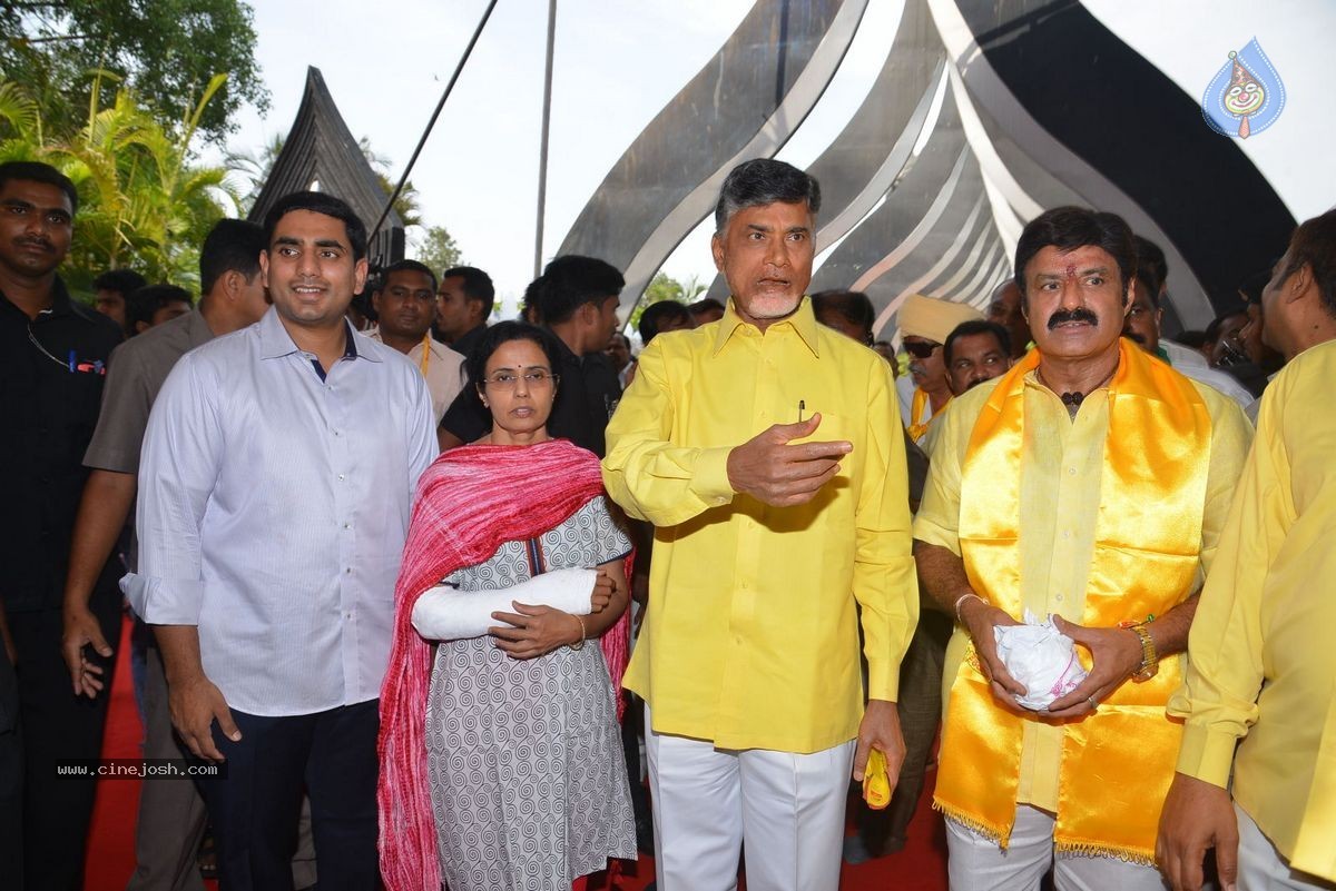 NTR Family Members at NTR Ghat - 58 / 151 photos