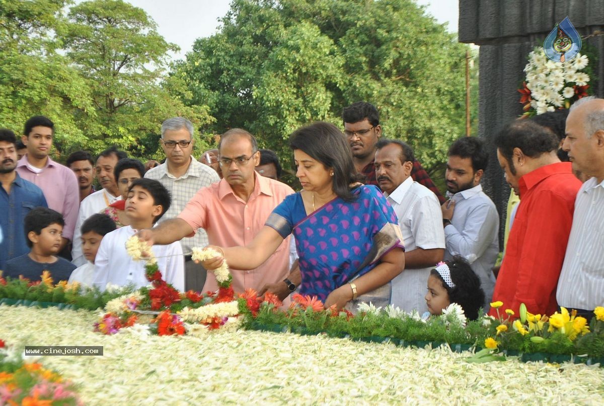 NTR Family Members at NTR Ghat - 62 / 151 photos