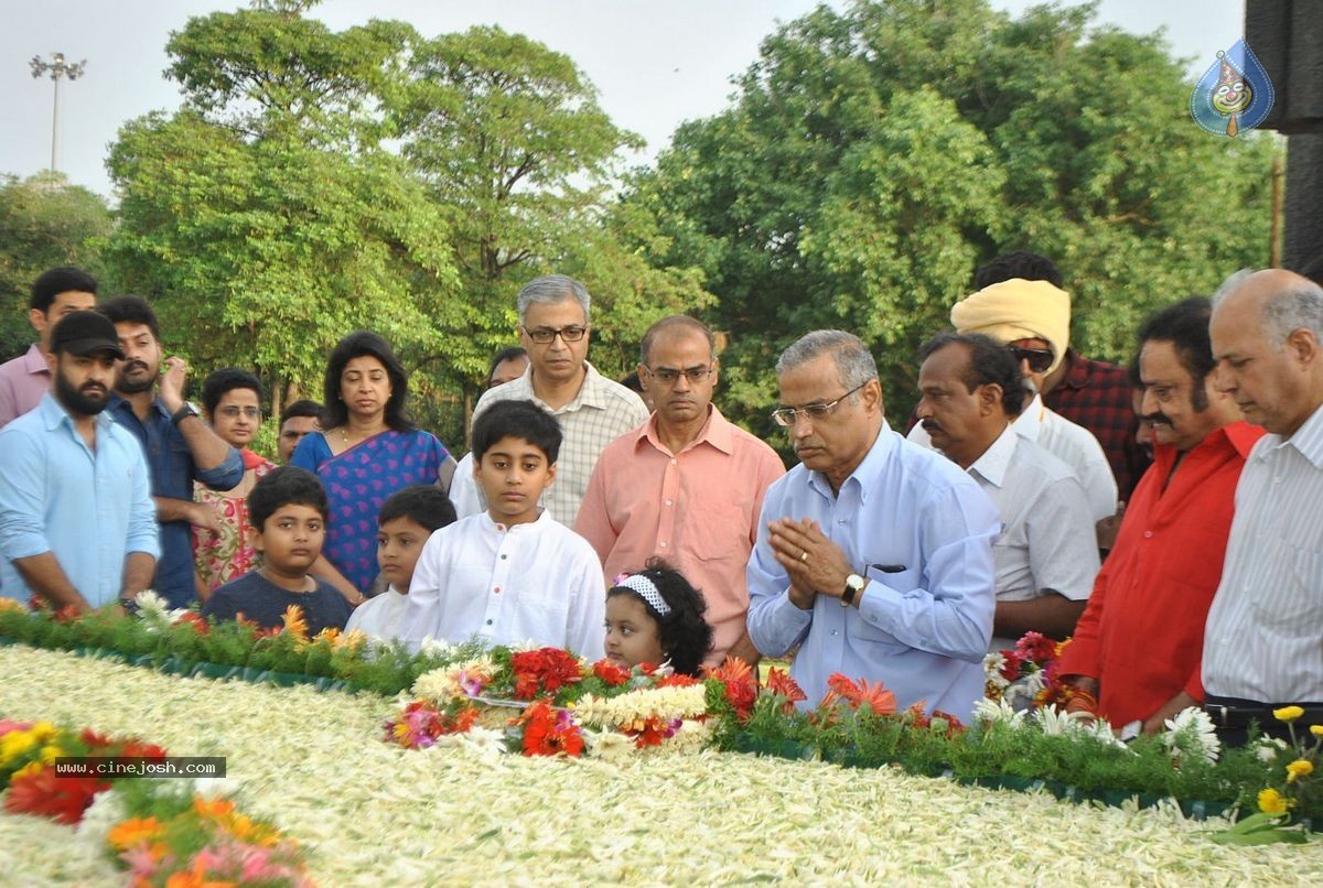 NTR Family Members at NTR Ghat - 72 / 151 photos