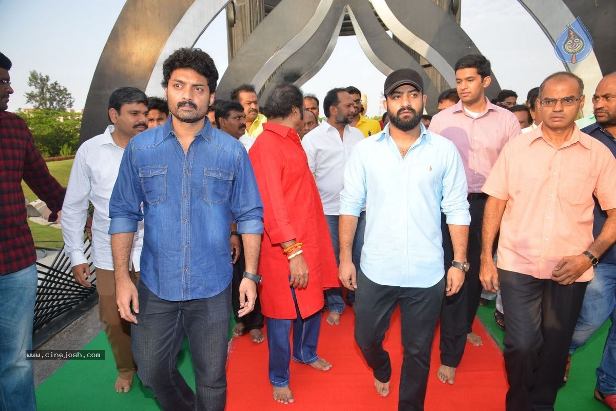 NTR Family Members at NTR Ghat - 82 / 151 photos