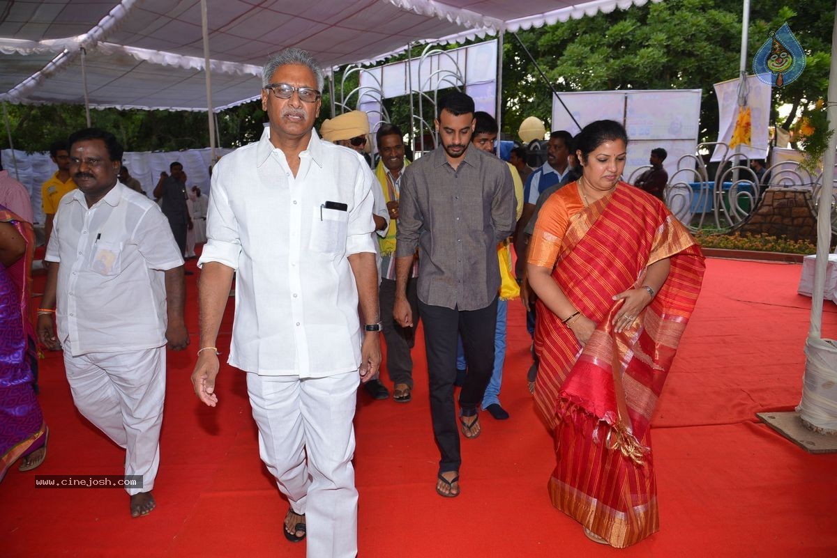 NTR Family Members at NTR Ghat - 85 / 151 photos