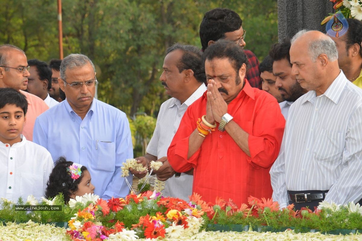 NTR Family Members at NTR Ghat - 88 / 151 photos