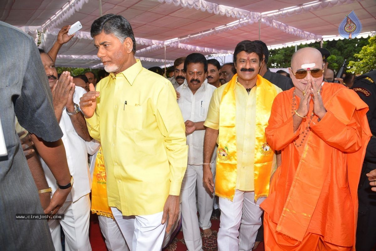 NTR Family Members at NTR Ghat - 113 / 151 photos