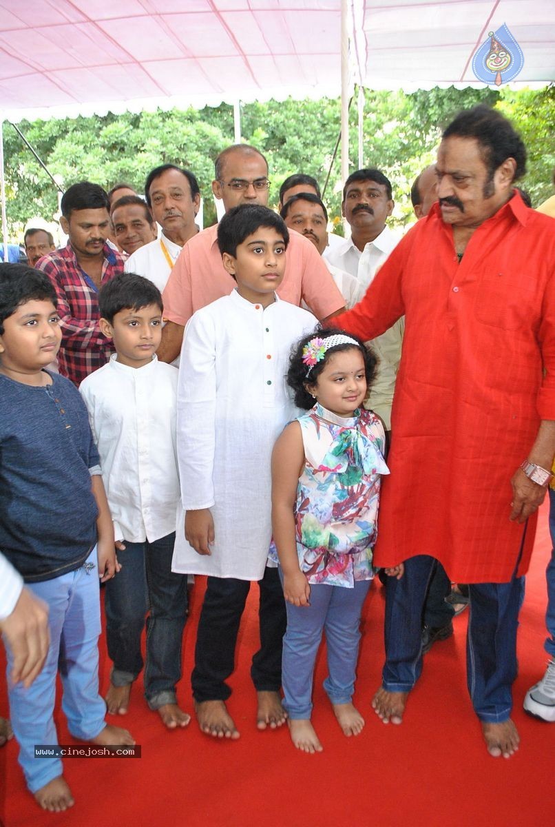 NTR Family Members at NTR Ghat - 116 / 151 photos